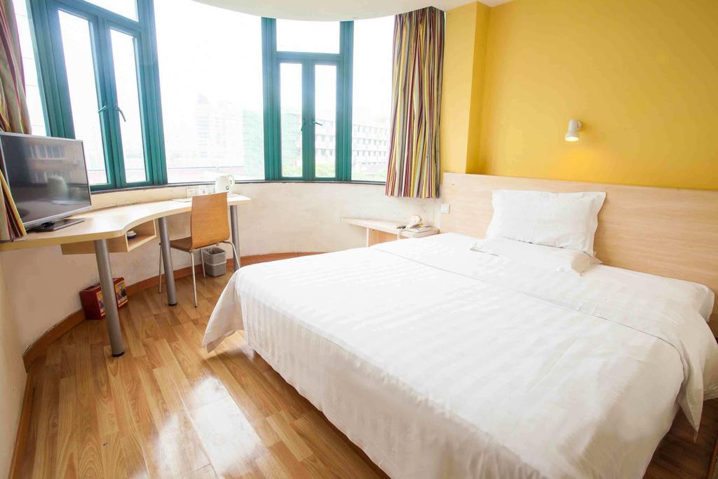 7Days Premium Nanchang Railway Station Room photo